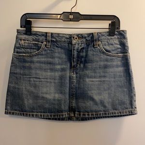 Vintage Guess denim skirt in 27